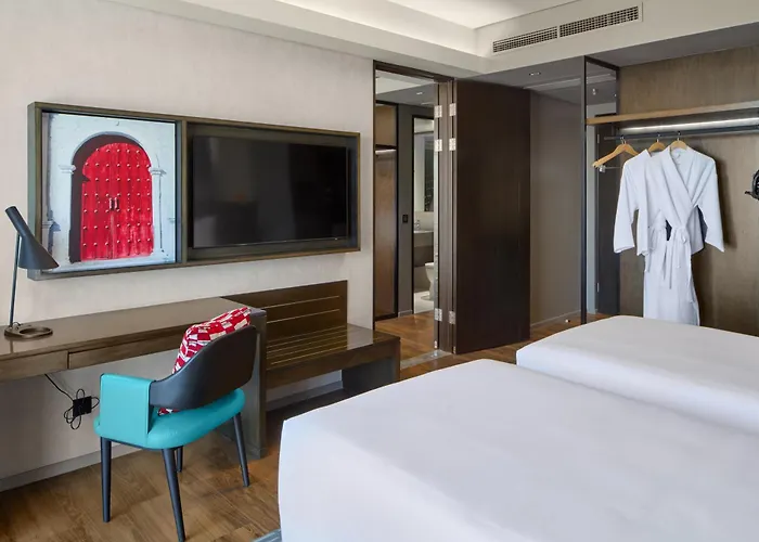 Radisson Red Mandaue 4*
